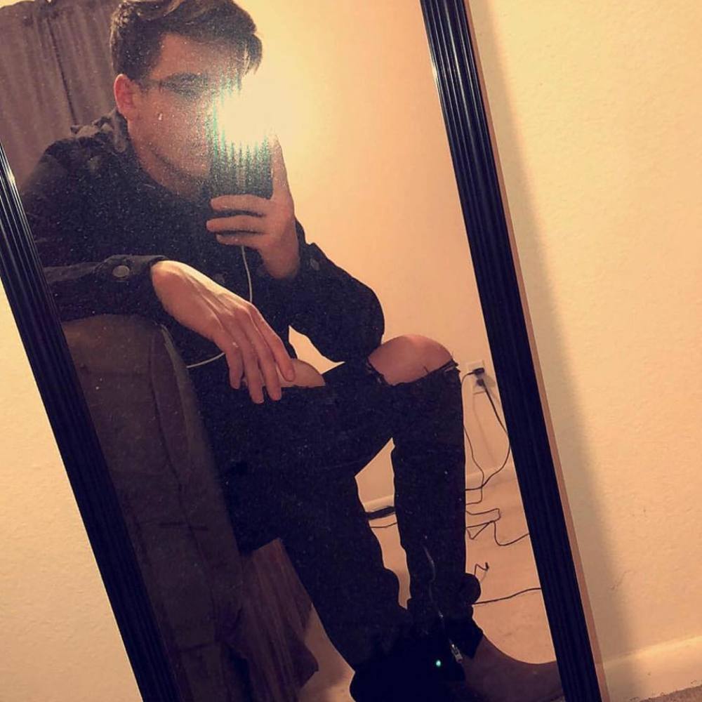 Meet your Posher, Alex